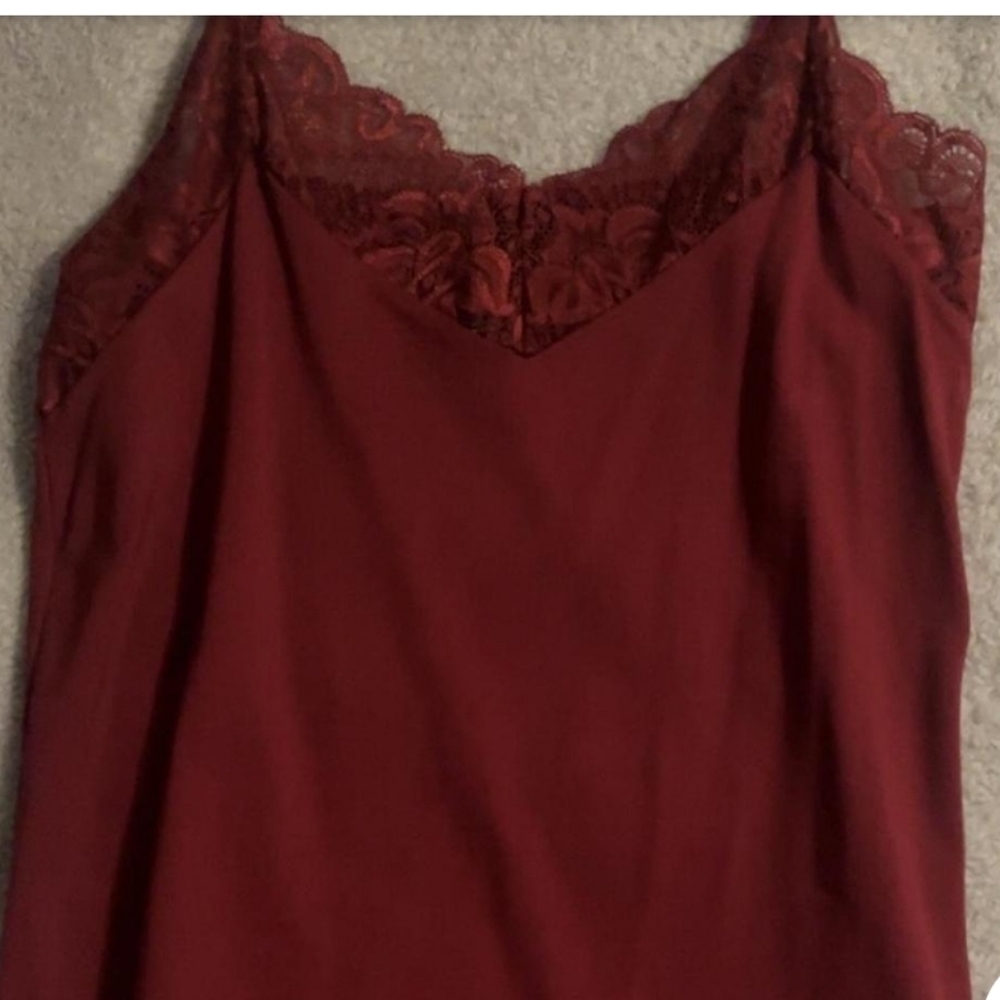 - 🌻WHBM LACE TANK TOP MEDIUM​